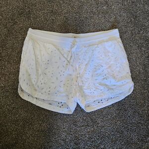 Women's Vinyard Vines White Eyelet Lace Feminine Summer Shorts Large